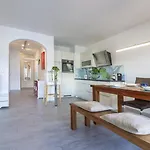 Lakeside Pool Paradise Appartement