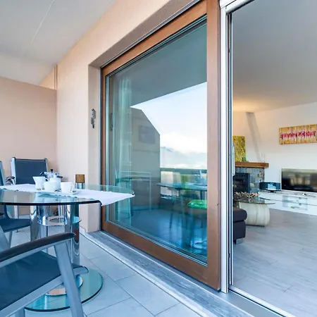 Lakeside Pool Paradise