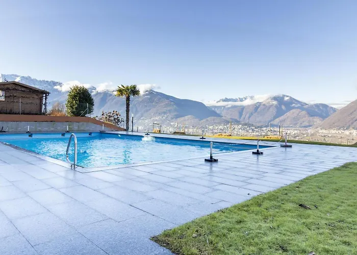 Lakeside Pool Paradise * Gambarogno