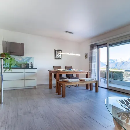 Lakeside Pool Paradise Gambarogno