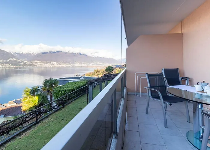 Lakeside Pool Paradise Апартаменты Gambarogno