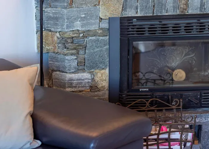 Lakeside Pool Paradise