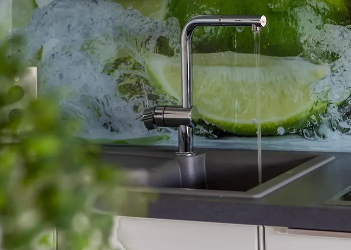 Lakeside Pool Paradise Апартаменты