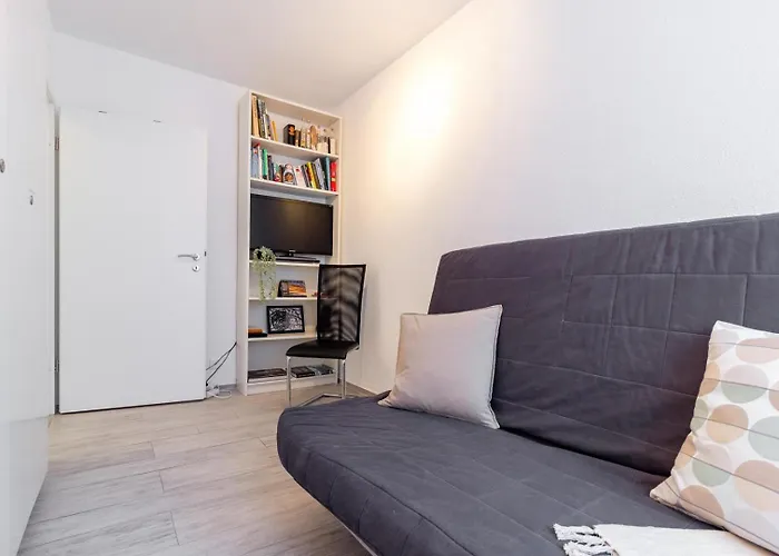 Lakeside Pool Paradise * Gambarogno